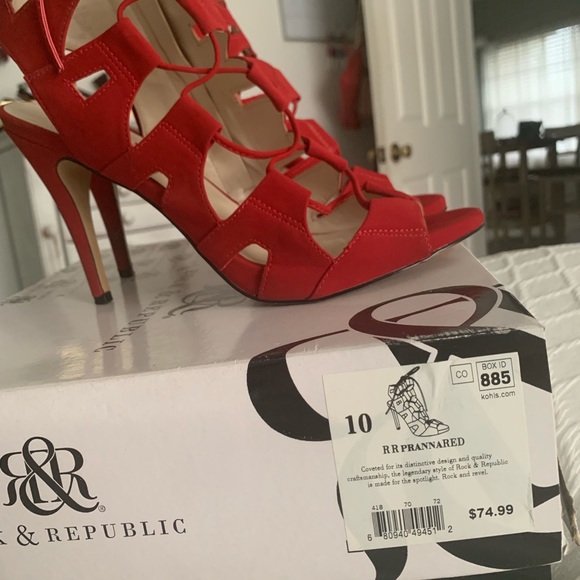 Rock & Republic red strap up heels - Picture 3 of 3